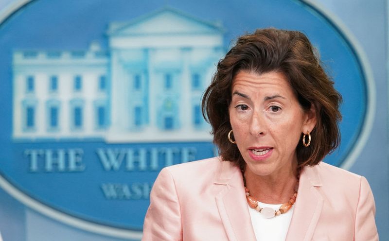 U.S. seeks closer India tech ties; no China "decoupling"- U.S. commerce secretary