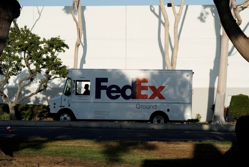 FedEx profit report to test company turnaround