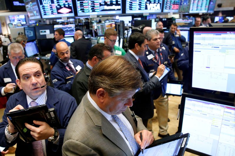 Investors shun high-yield bonds on recession, banking risks