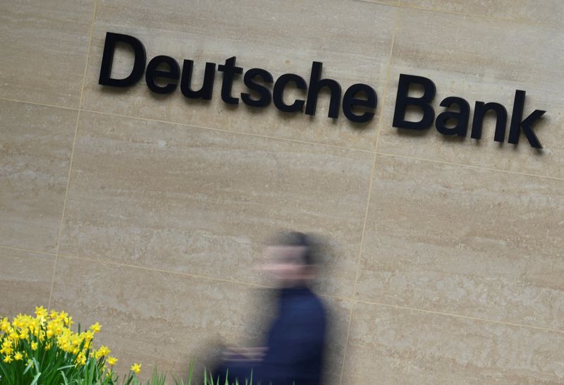 As banking sector confidence falters, central banks called on to do more