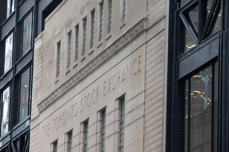 TSX rallies as oil jumps, banking crisis fears ease