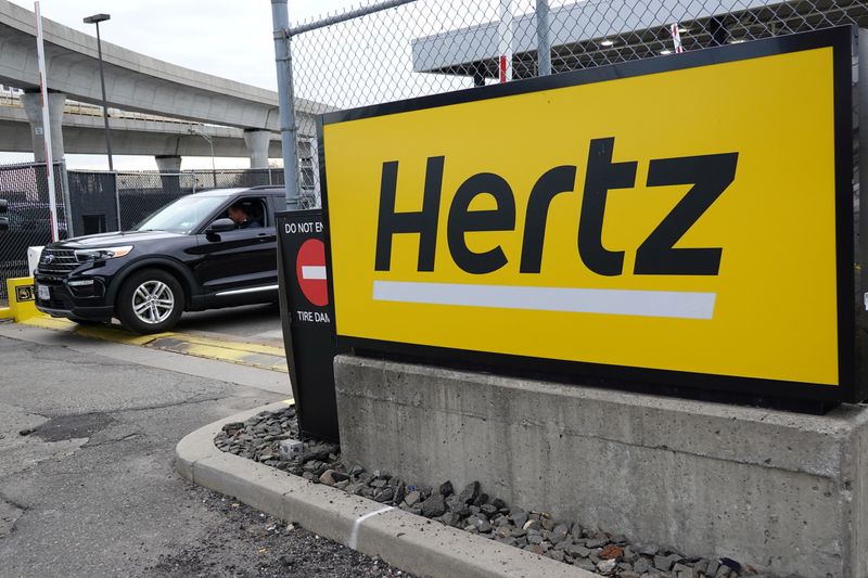 Rental car firm Hertz's finance chief Cheung to quit