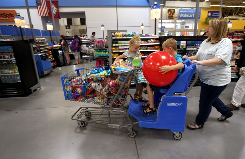 US consumer confidence rises as Americans shrug off bank failures