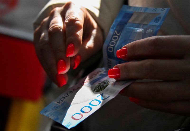 Russian data shows consumer prices rise eased slightly in March