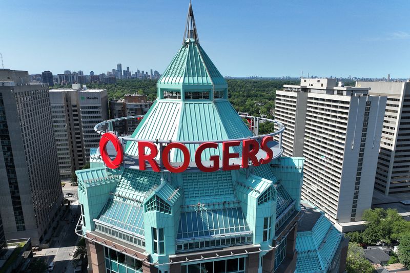 Reactions to Canada's Rogers-Shaw deal approval