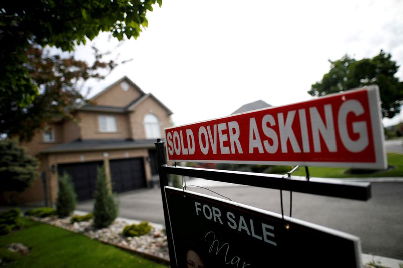 Toronto home prices rise in March as new listings tumble