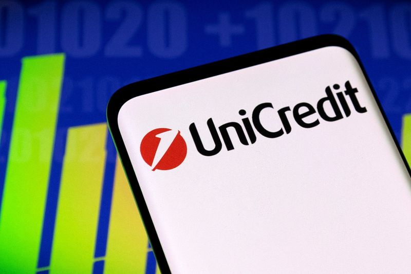 UniCredit CEO expects ECB to take 'balanced approach' on rate hikes