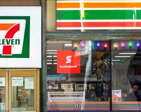 FILE PHOTO: FILE PHOTO: A 7-Eleven store
