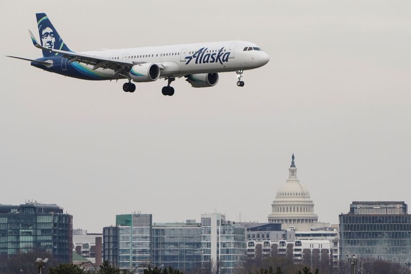 Alaska Air posts bigger-than-expected loss as costs mount