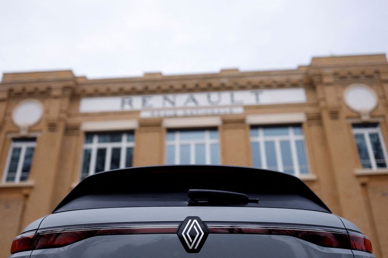 Renault chooses banks for planned listing of electric car unit Ampere - source