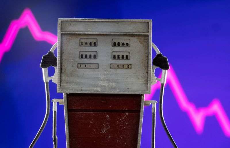 Oil dips 2% on economic woes and stronger dollar