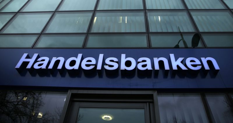 Handelsbanken scores profit beat as interest income climbs