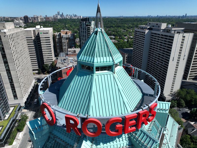Canada's Rogers beats profit estimates on wireless business strength