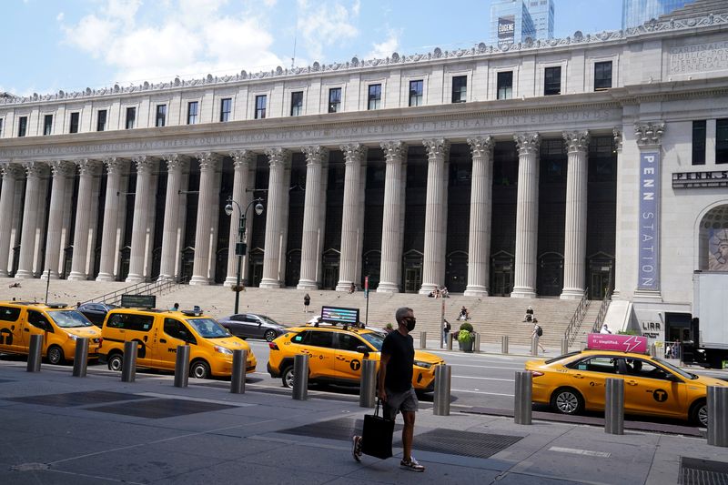 Cabbies can't sue NYC over Uber, Lyft impact on license values