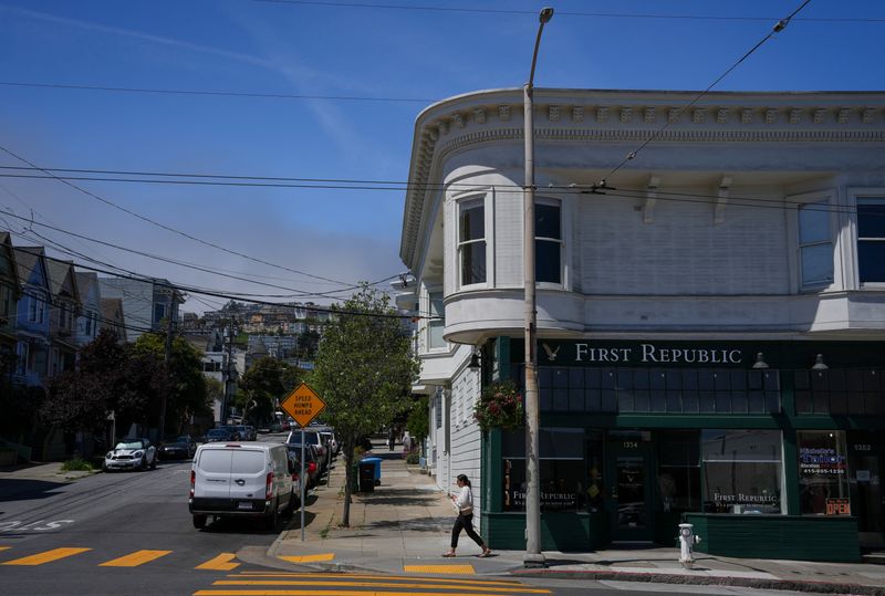 FDIC prepares to place First Republic under receivership
