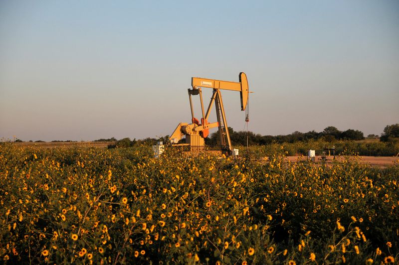 Devon Energy tops profit estimates on strong demand, boosts share buyback