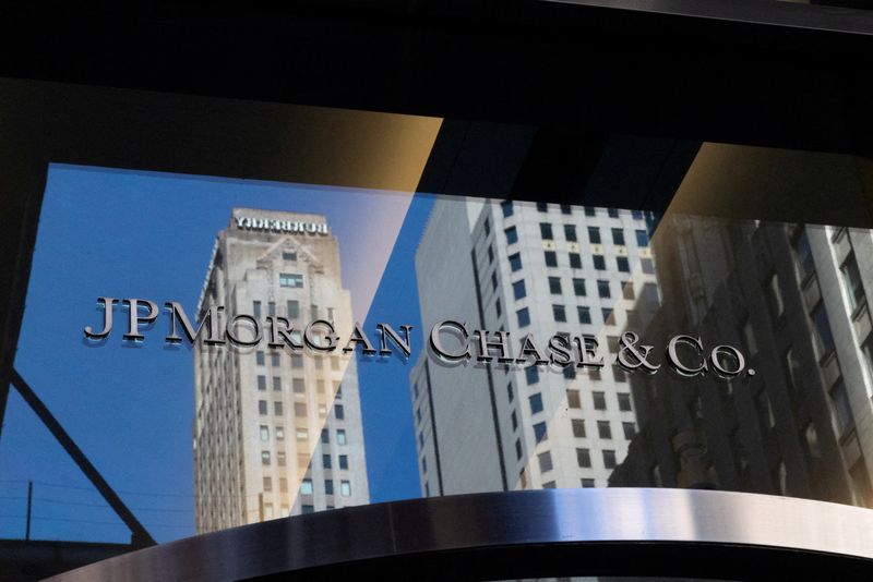 JPMorgan's Dimon says has same intensity for job, confident in management