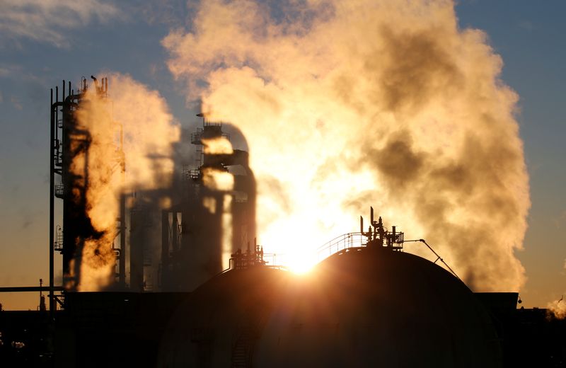 Japan manufacturers' mood turns positive as economy recovers