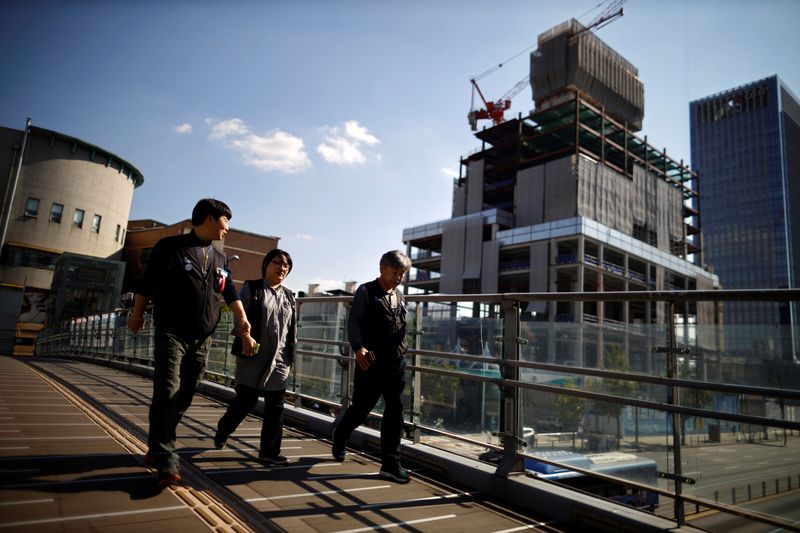 S.Korea April factory output falls, retail sales drop most in 5 months