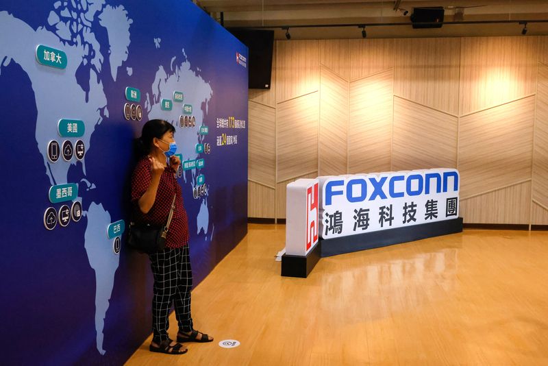 Foxconn sees AI driving strong server demand, but full year to be flat
