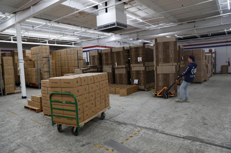 U.S. business inventories rebound in April