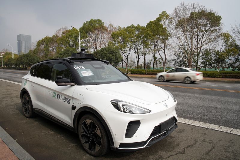 Baidu wins commercial licence for driverless taxis in Shenzhen