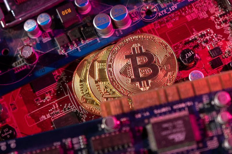 Bitcoin rises 5.1% at $28,211