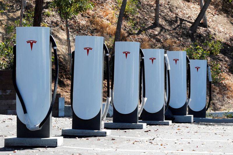 Volkswagen in talks with Tesla to adopt its charging standard