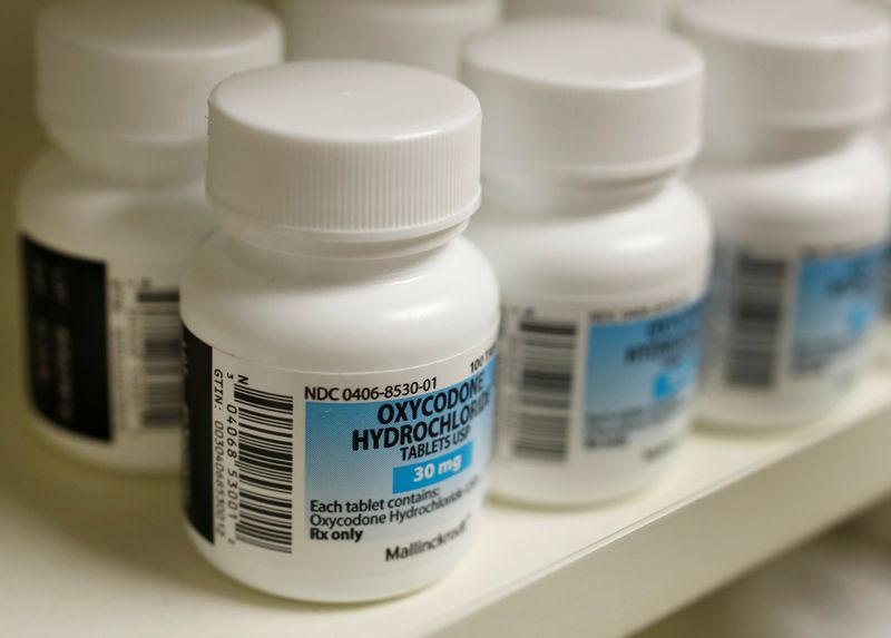 Drugmaker Mallinckrodt in talks with hedge funds to avoid opioid settlements - WSJ