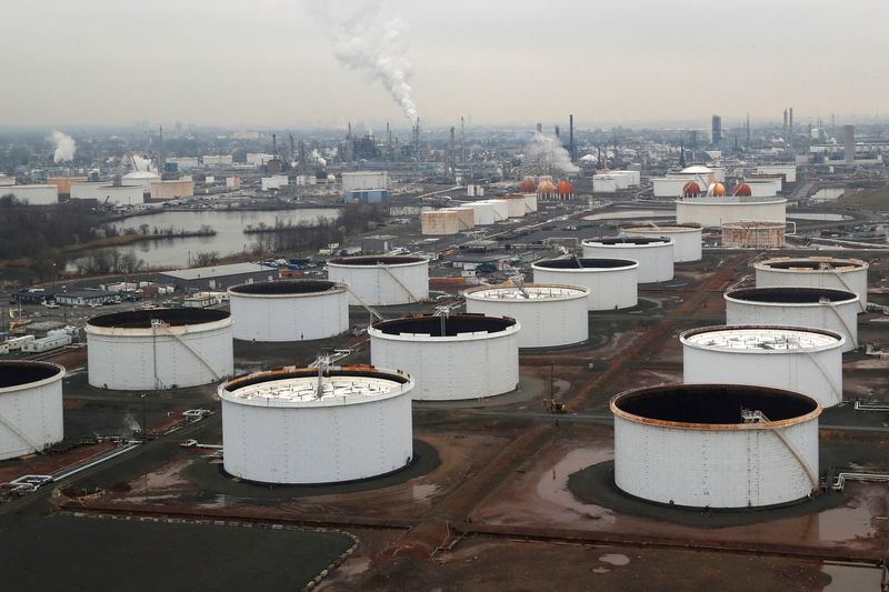 Phillips 66 joins rival refiners with sharp profit drop on lower margins