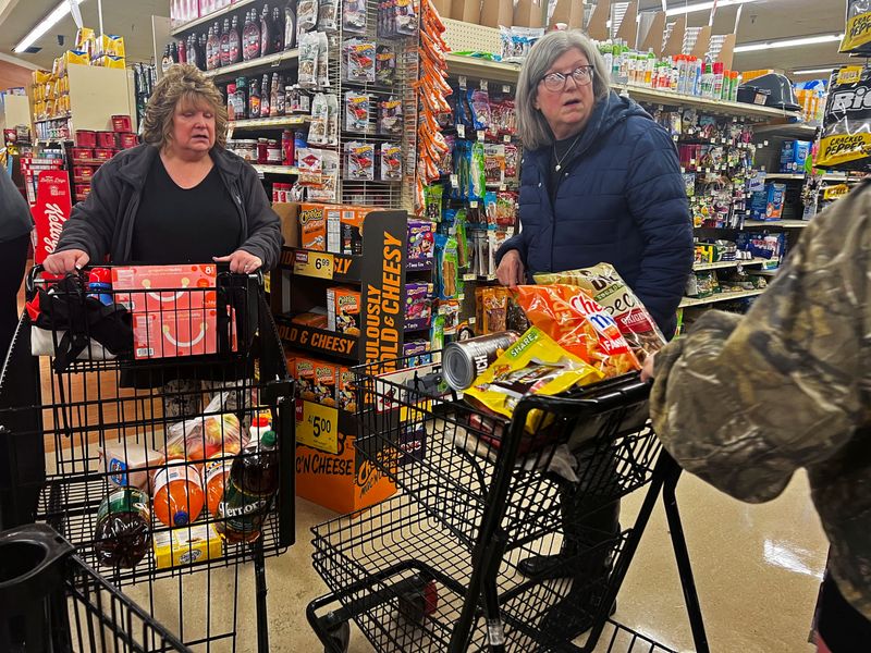 US consumer prices rise moderately in July