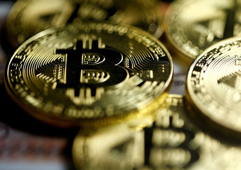 US SEC delays decision on Invesco, WisdomTree, Valkyrie bitcoin ETFs