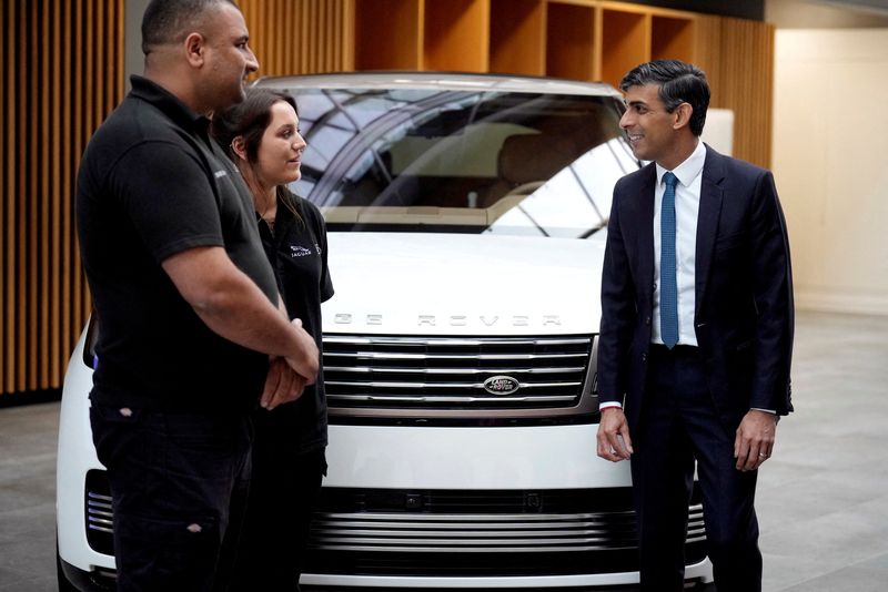 Analysis-UK's fossil fuel car ban delay may only stall investment