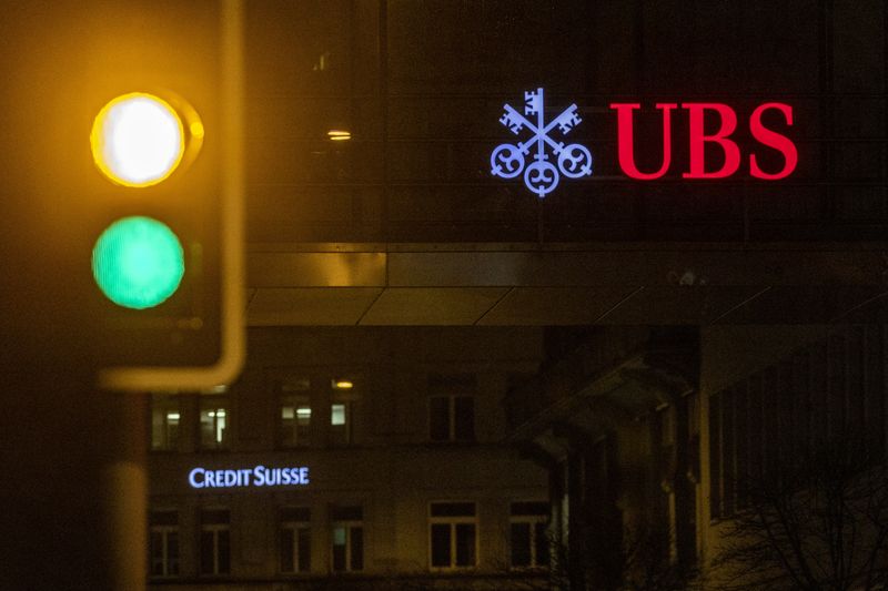 UBS, Credit Suisse face wider US probe over Russia sanctions -Bloomberg News