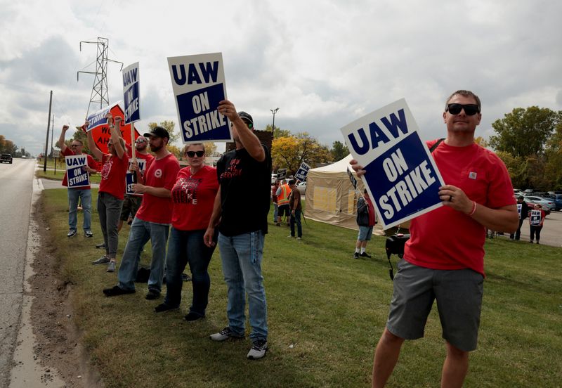 UAW holds off on expanding Detroit Three strikes, changes strategy