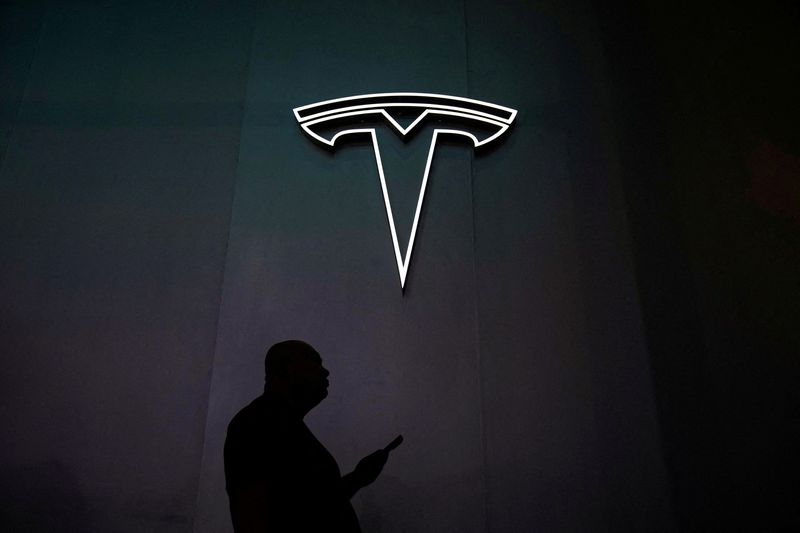 Tesla's China-made EV sales volume falls 10.9% year-on-year in Sept
