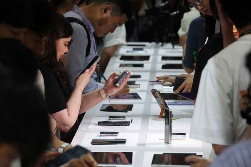 Samsung Q3 profit beats expectations, raising hopes of chip recovery