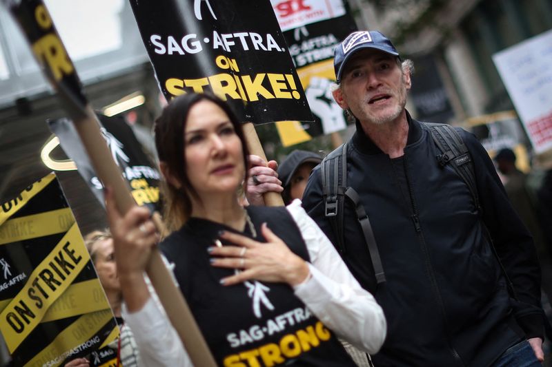 Contract talks break down between Hollywood actors, studios