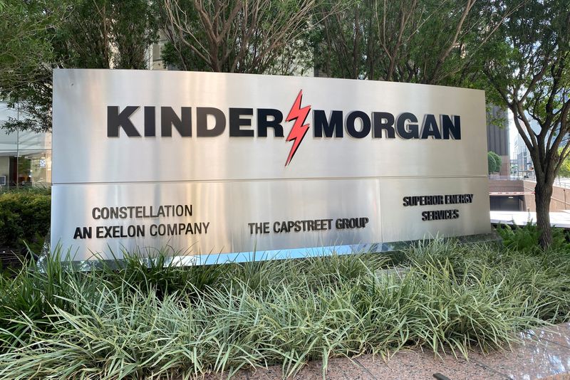Kinder Morgan misses profit estimates; sees upbeat 2024