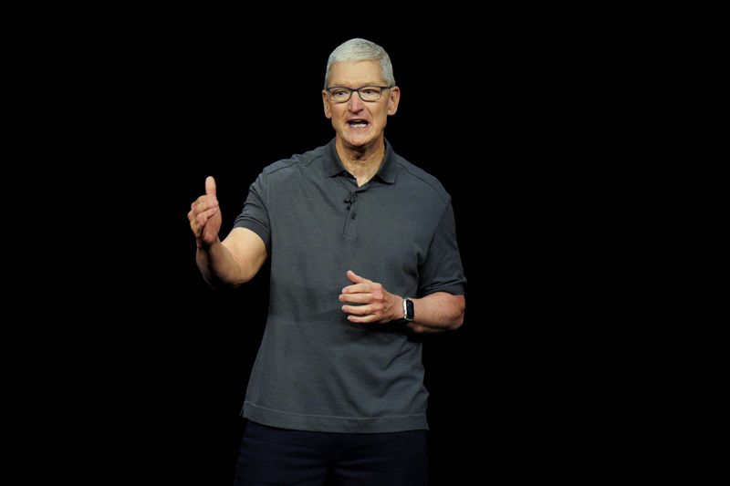 China vice premier pushes for more Apple investment, cooperation