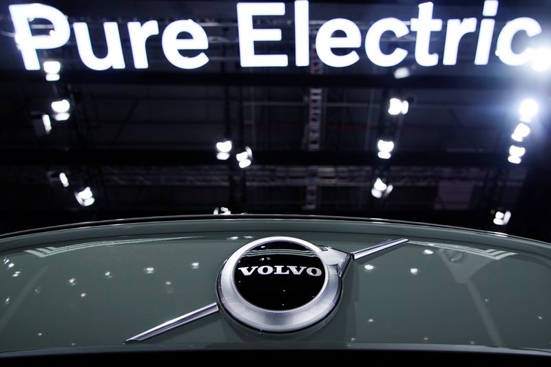 Volvo Cars Q3 profit jumps as costs fall