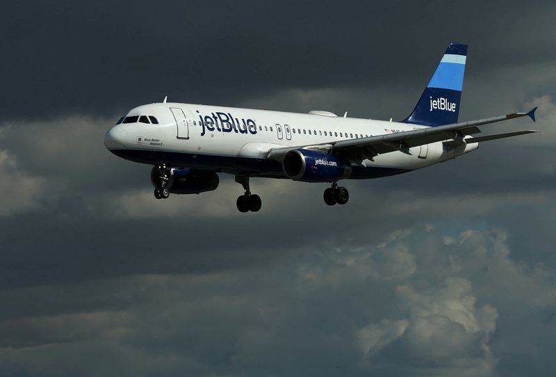US seeks to block JetBlue's Spirit Airlines deal at trial