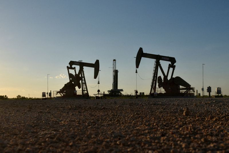Oil dives 4% to lowest since July on demand worry, strong dollar