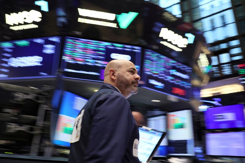 S&P 500, Nasdaq barely extend win streaks as investors eye yields, Fed comments