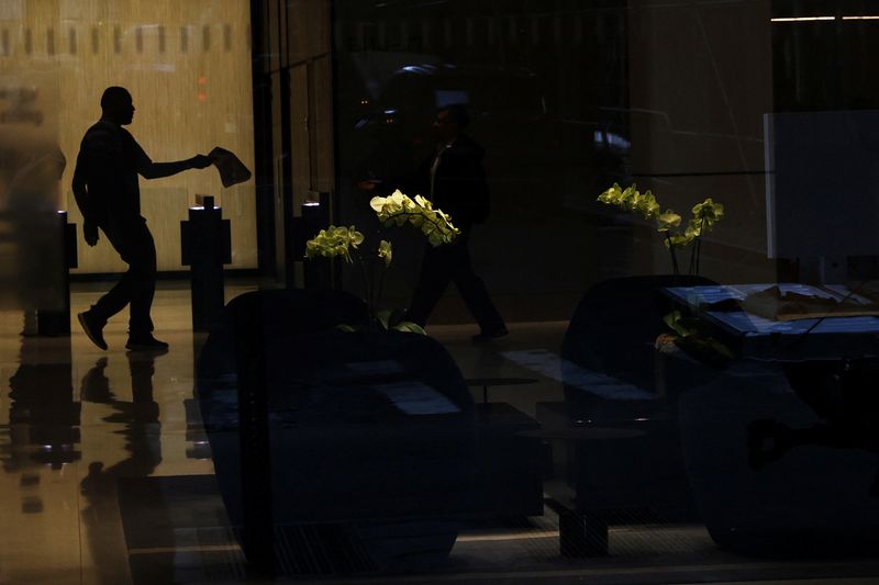 Moody's changes US ratings outlook to negative, affirms AAA