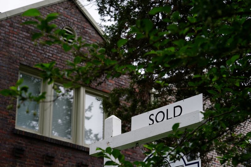 US bond rally points to more affordable housing market