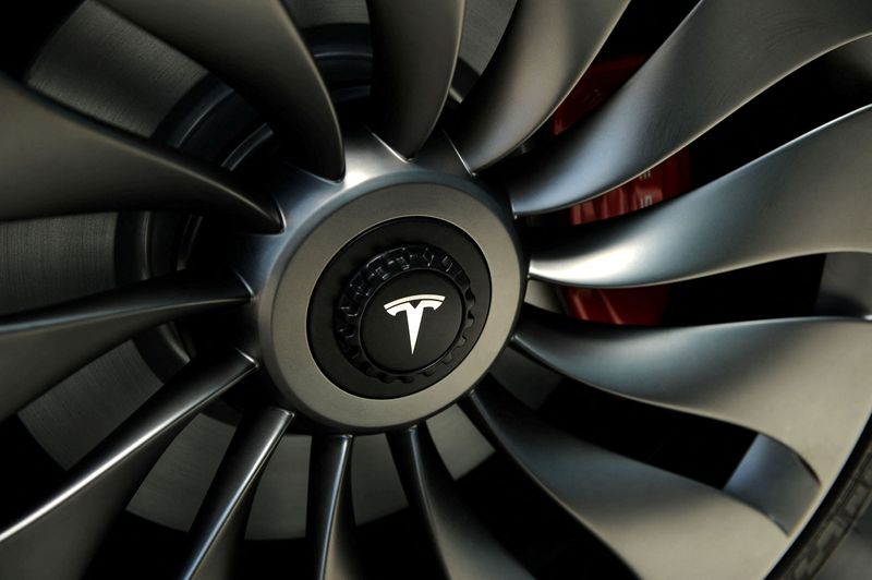 Tesla to raise pay for hourly Nevada Gigafactory workers in Jan - CNBC