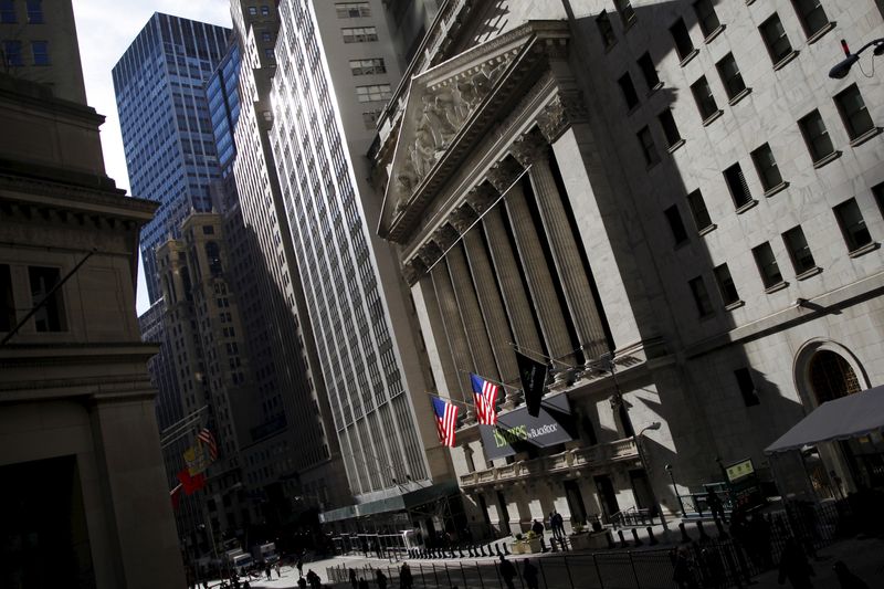 Hedge funds seek double-digit returns in 2024 after year of outflows