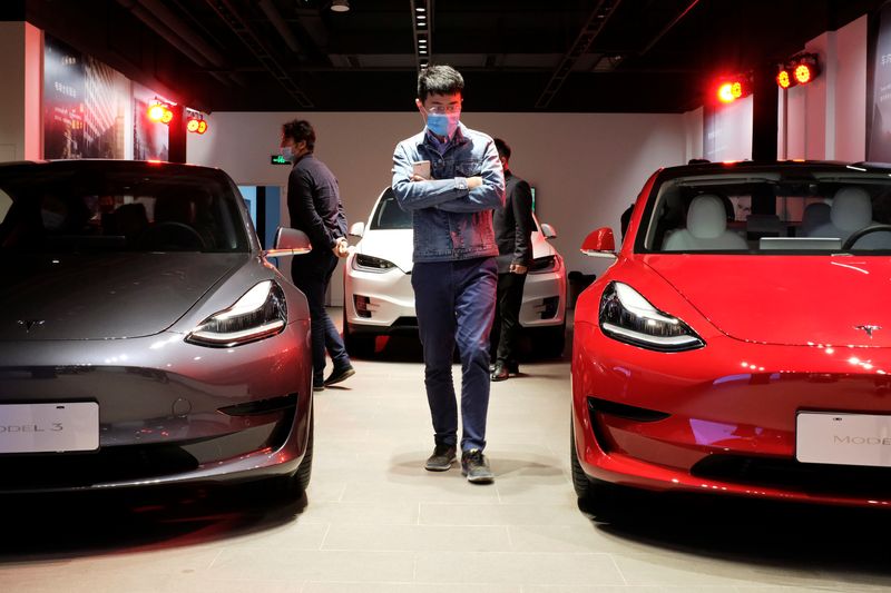 Tesla deliveries to hit record, but fall short of Musk's aspirations