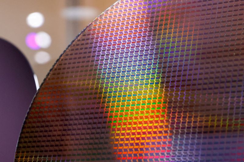 U.S. wants to contain China's chip industry. This startup shows it won't be easy